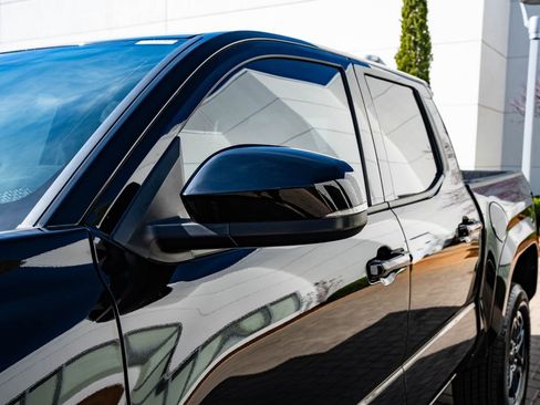 Used 2025 Toyota Tacoma TRD Sport w/ TRD Sport Upgrade Package image 17