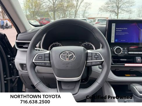Used 2026 Toyota Highlander XLE AWD/4WD image 7