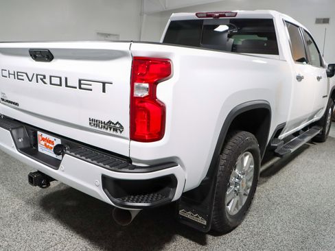 Used 2023 Chevrolet Silverado 2500 High Country w/ Technology Package image 7