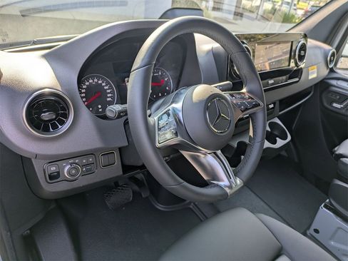 New 2025 Mercedes-Benz Sprinter 2500 image 5