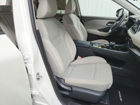 Used 2023 Nissan Rogue SV FWD image 34