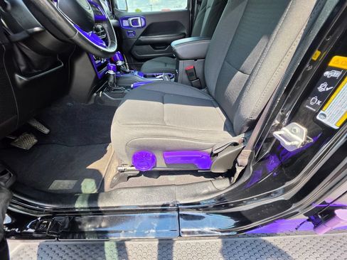 Used 2021 Jeep Wrangler Unlimited Sahara w/ Uconnect 4C Nav & Sound Group AWD/4WD image 17
