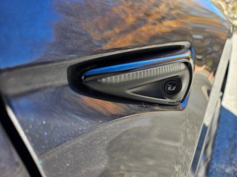 Used 2022 Tesla Model Y Performance image 28