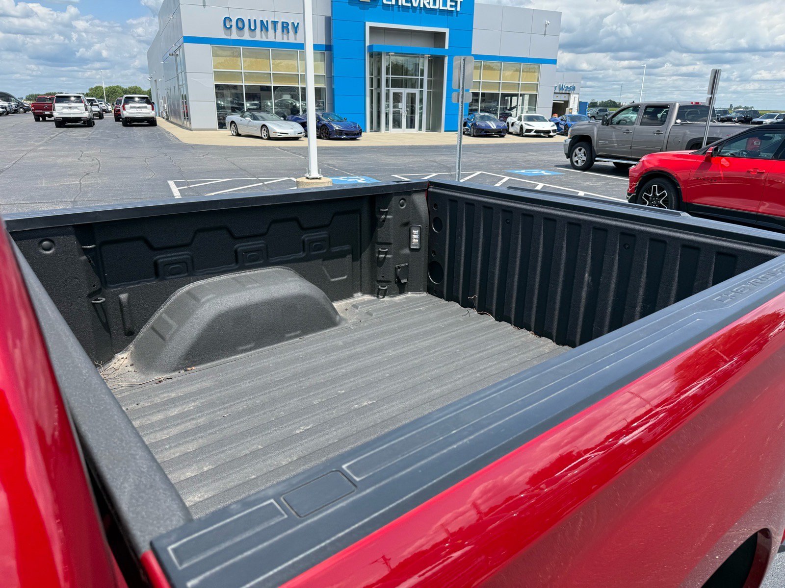 Used 2025 Chevrolet Silverado 1500 High Country AWD/4WD image 13