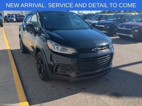 Used 2018 Chevrolet Trax LT w/ Sun & Sound Package FWD image 10