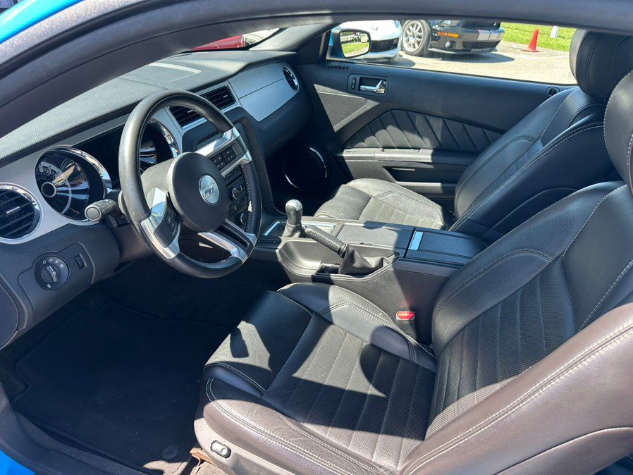 Used 2013 Ford Mustang GT Premium w/ Security Pkg RWD image 11