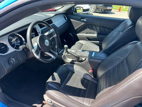 Used 2013 Ford Mustang GT Premium w/ Security Pkg RWD image 11