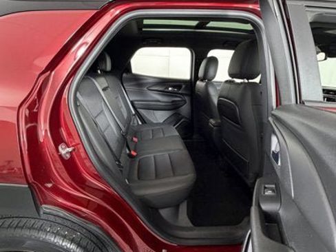 Used 2023 Chevrolet TrailBlazer RS w/ Sun and Liftgate Package FWD image 6