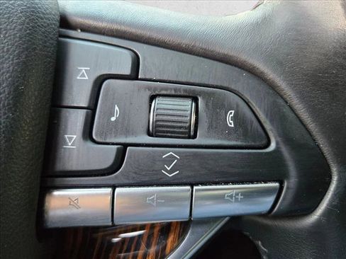 Used 2022 Cadillac Escalade ESV Premium Luxury image 12