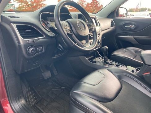 Used 2019 Jeep Cherokee Latitude Plus w/ Cold Weather Group image 19