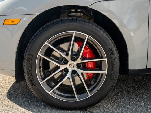 Certified 2026 Porsche Macan S image 17
