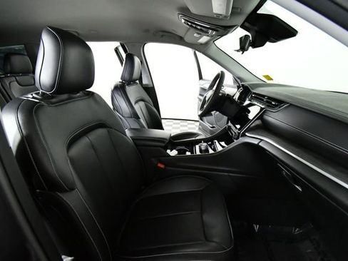 Used 2023 Jeep Grand Cherokee L Limited w/ Luxury Tech Group II image 23