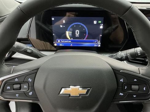 New 2026 Chevrolet Trax LT w/ Sunroof Package FWD image 12