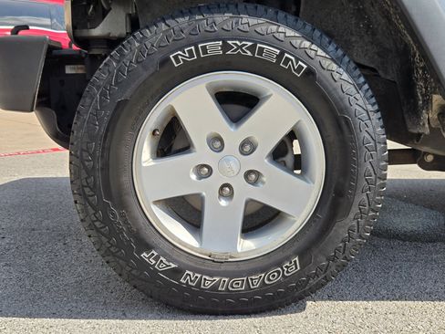 Used 2011 Jeep Wrangler Rubicon w/ PWR Convenience Group AWD/4WD image 26