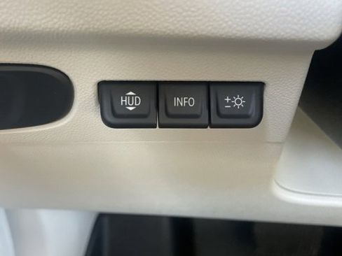 Used 2023 Buick Envision Avenir image 9