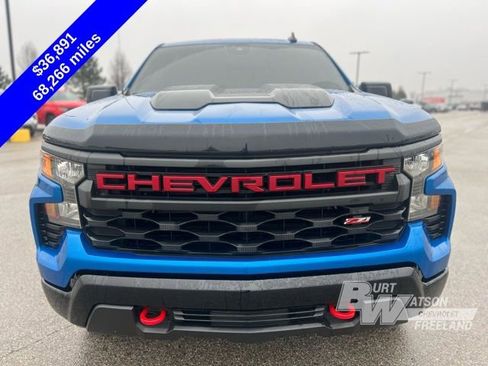 Used 2023 Chevrolet Silverado 1500 Custom Trail Boss w/ LPO, Dark Essentials Package image 9