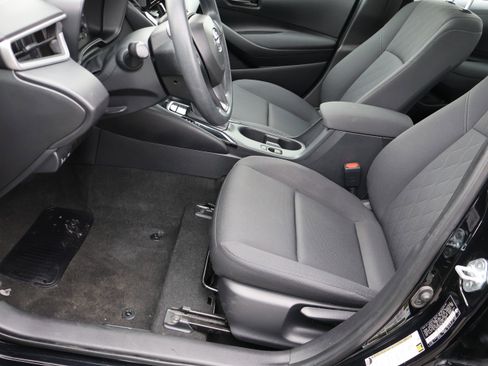 Used 2024 Toyota Corolla LE image 39