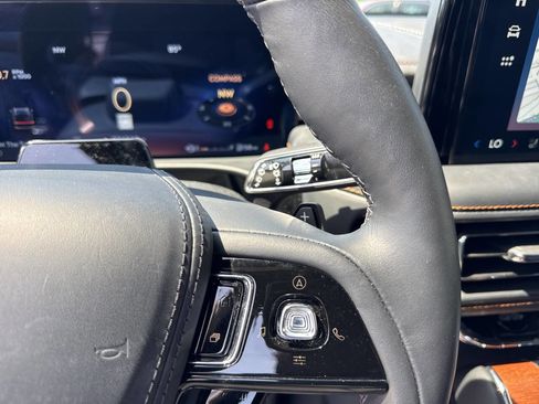 Used 2025 Lincoln Aviator Black Label w/ Jet Appearance Package image 28