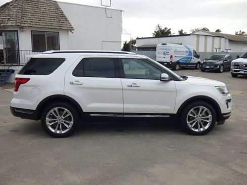 Used 2018 Ford Explorer Limited w/ Equipment Group 301A image 2