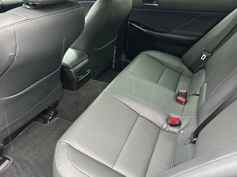 Certified 2025 Lexus IS 300 F Sport image 15