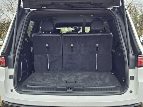 Used 2025 Jeep Wagoneer Series II image 28