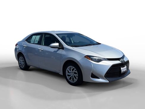 Used 2018 Toyota Corolla LE FWD image 7
