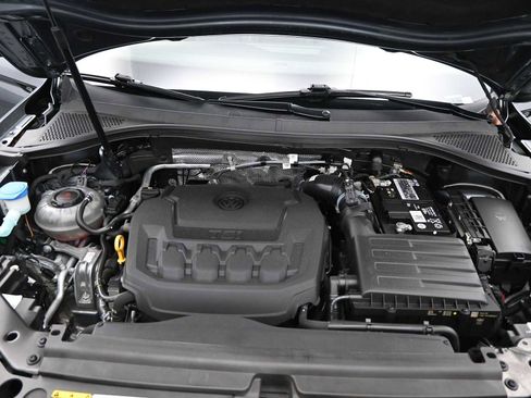 Used 2022 Volkswagen Tiguan SE R-Line image 20