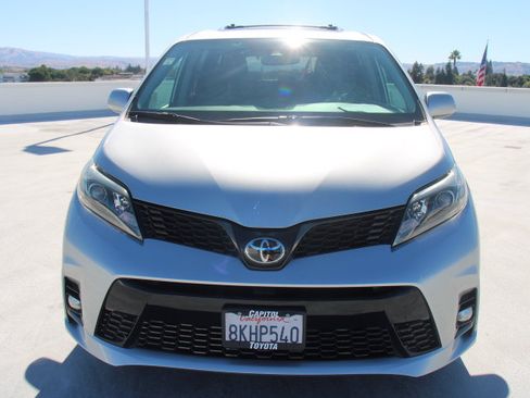 Used 2019 Toyota Sienna SE w/ SE Preferred Package AWD/4WD image 7