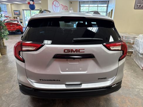 Used 2022 GMC Terrain SLE w/ Driver Convenience Package AWD/4WD image 29