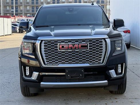 Used 2022 GMC Yukon XL Denali image 8