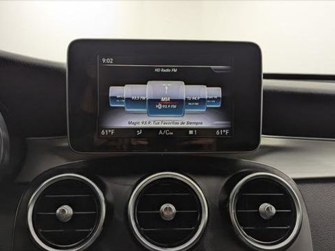 Used 2019 Mercedes-Benz GLC 300 w/ Premium Package image 27