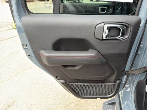 Used 2026 Jeep Gladiator Rubicon AWD/4WD image 18