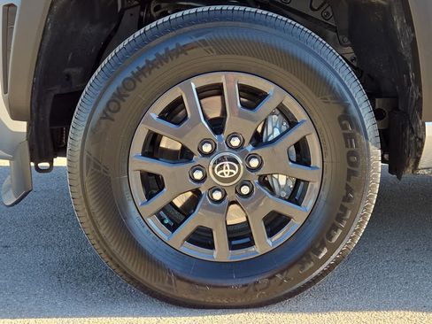 Used 2026 Toyota 4Runner SR5 RWD image 12