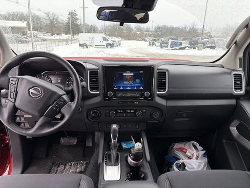 Used 2024 Nissan Frontier SV w/ SV Convenience Package image 9