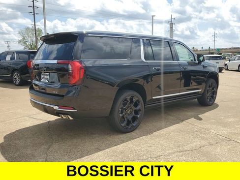 New 2026 GMC Yukon XL Denali w/ Denali Reserve Package image 6