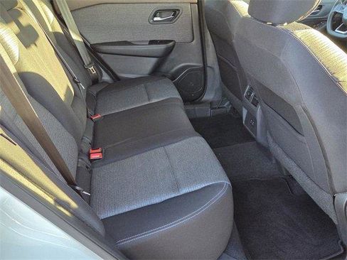 Used 2022 Nissan Rogue SV image 14