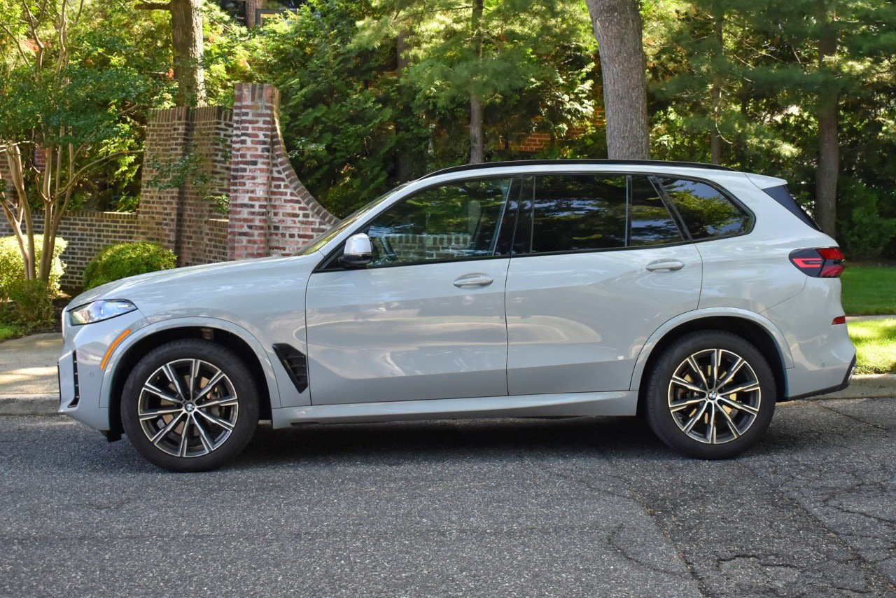 Used 2026 BMW X5 xDrive40i AWD/4WD image 3