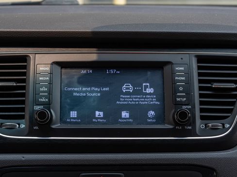 Used 2019 Kia Sedona L FWD image 17