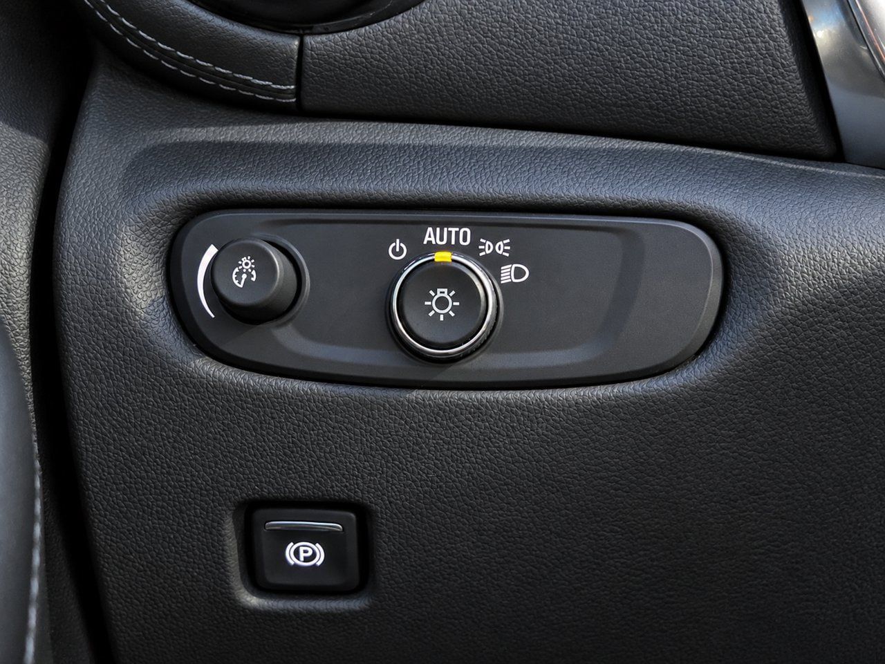 Used 2021 Chevrolet Blazer LT FWD image 22