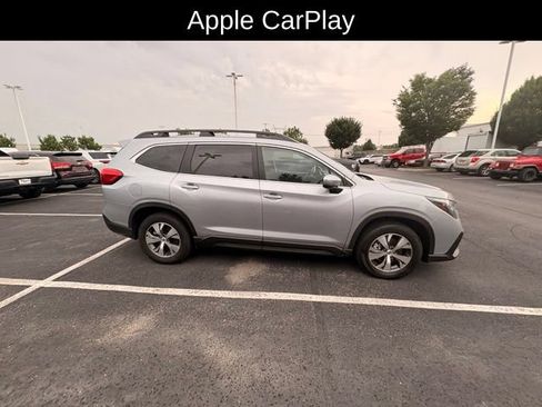 Used 2025 Subaru Ascent Premium AWD/4WD image 2