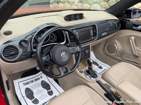 Used 2013 Volkswagen Beetle 2.0T image 4