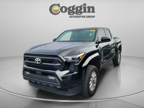 Used 2024 Toyota Tacoma SR5 w/ SR5 Upgrade Package image 2