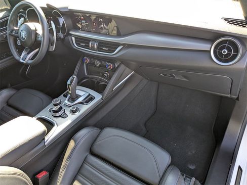 Used 2023 Alfa Romeo Stelvio Veloce image 21