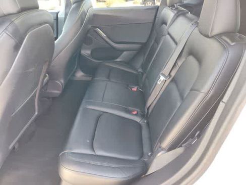 Used 2020 Tesla Model Y Long Range image 18