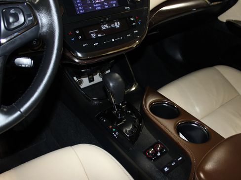 Used 2014 Toyota Avalon XLE Touring FWD image 18