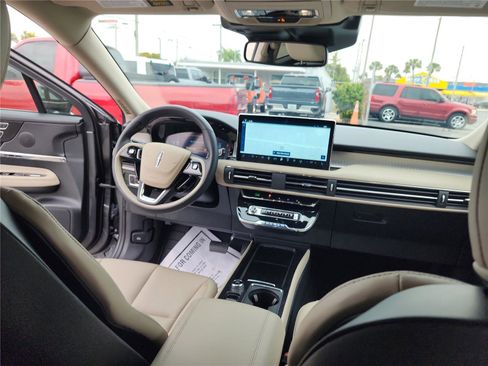 New 2026 Lincoln Corsair Premiere image 21