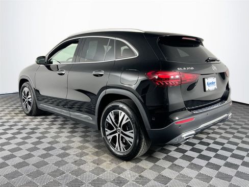 Used 2025 Mercedes-Benz GLA 250 GLA 250 image 4