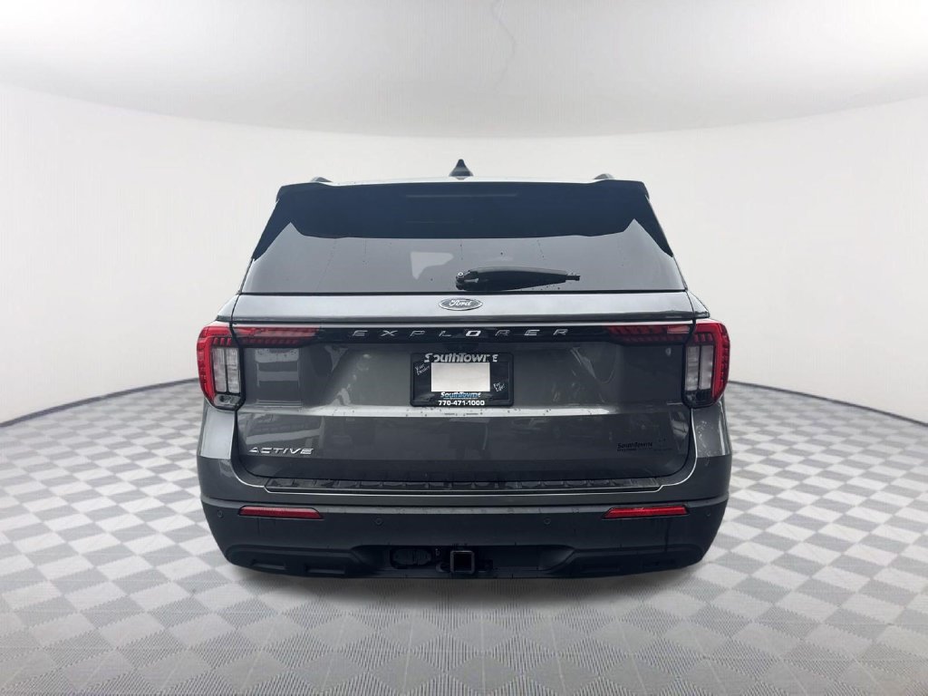Used 2025 Ford Explorer Active RWD image 6