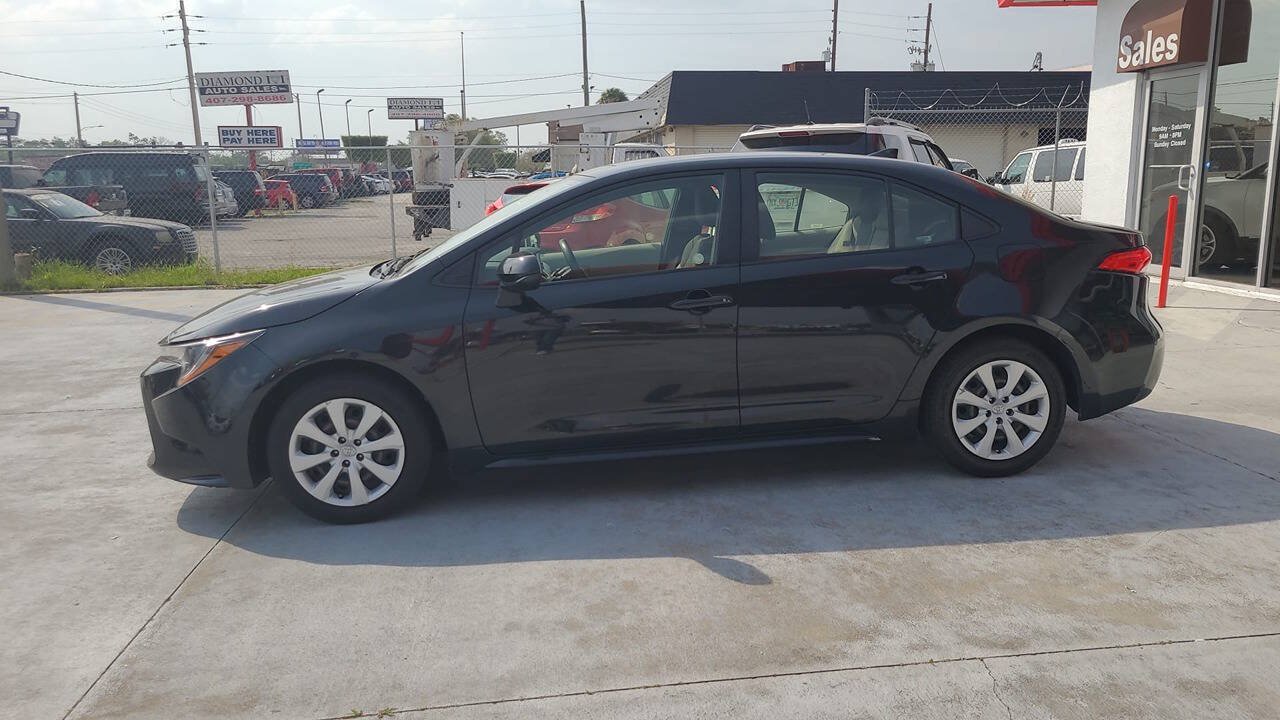 Used 2020 Toyota Corolla LE FWD image 4