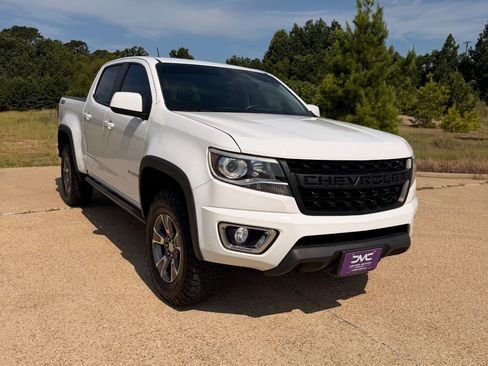 Used 2020 Chevrolet Colorado Z71 AWD/4WD image 3